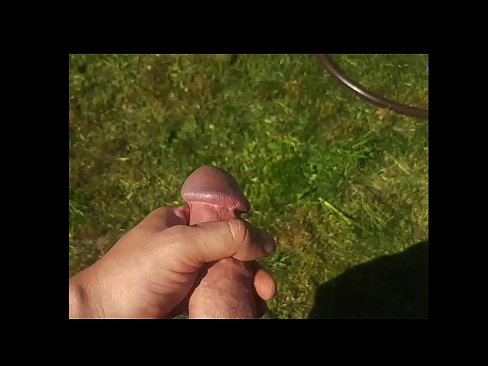 ❤️ Hot hottie får den rosa fitten hennes knullet og kommer med en sprut i en sommerhage Sexvideo på porno no.assistirhentai.ru ❌️