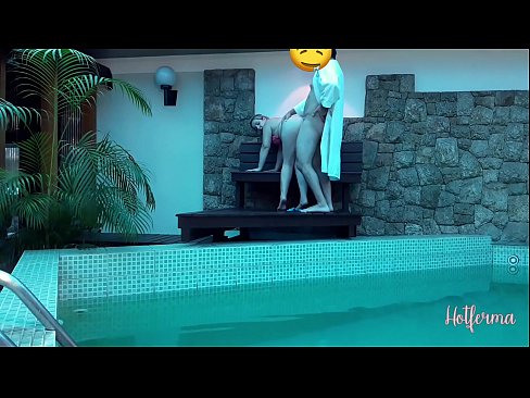 ❤️ Sjef inviterer hushjelp til bassenget, men kunne ikke motstå en varm Sexvideo på porno no.assistirhentai.ru ❌️