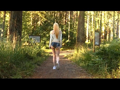 ❤️ Vakker kvinne beveger seg sakte, ikke nakenvideo Sexvideo på porno no.assistirhentai.ru ❌️